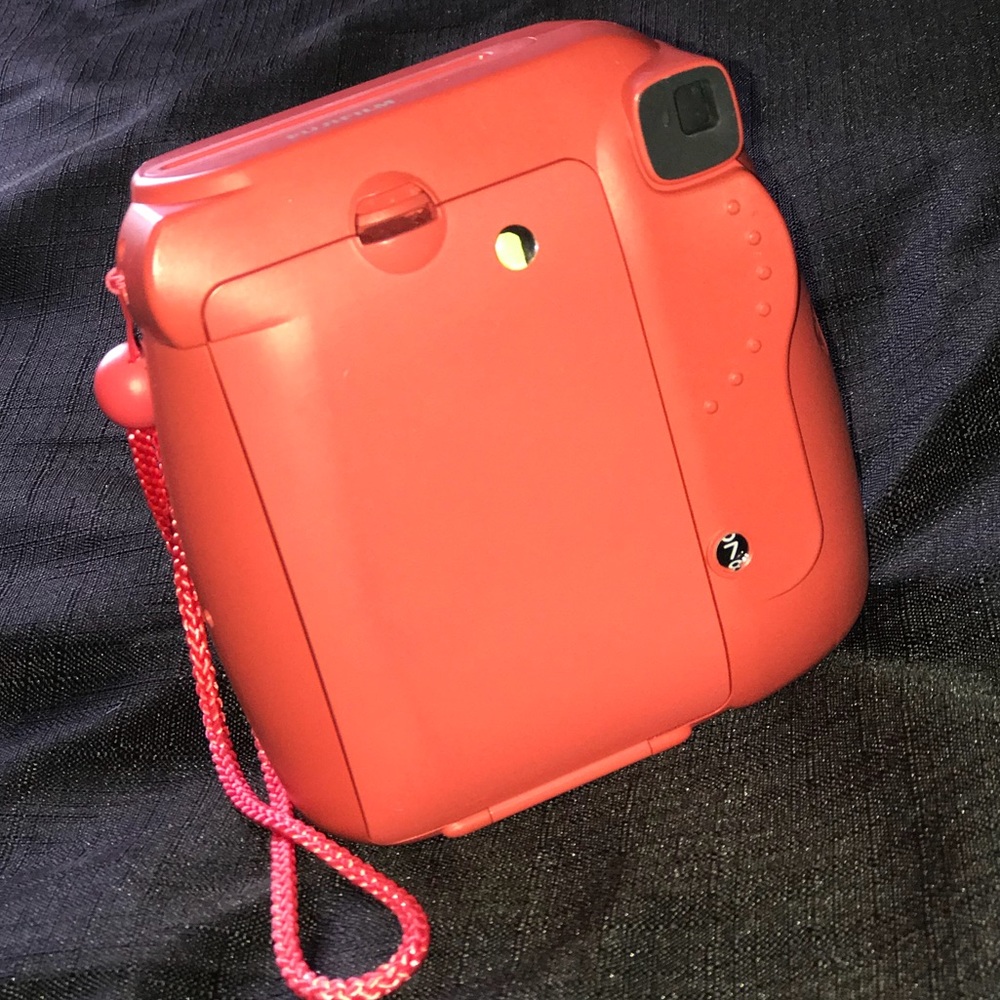 Fujifilm Instax Mini 8 Instant Camera Raspberry - Picture 3 of 5